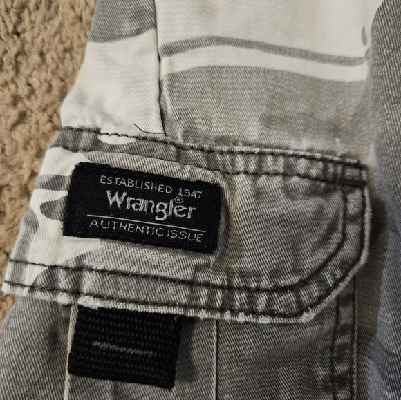 4 pairs of shorts - Picture 2 of 9